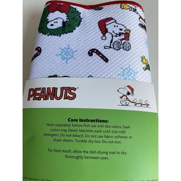 2 Pack Peanuts SNOOPY CHRISTMAS Dish Drying Mats 16 X 18” Wreath Dog House NEW - Picture 8 of 11